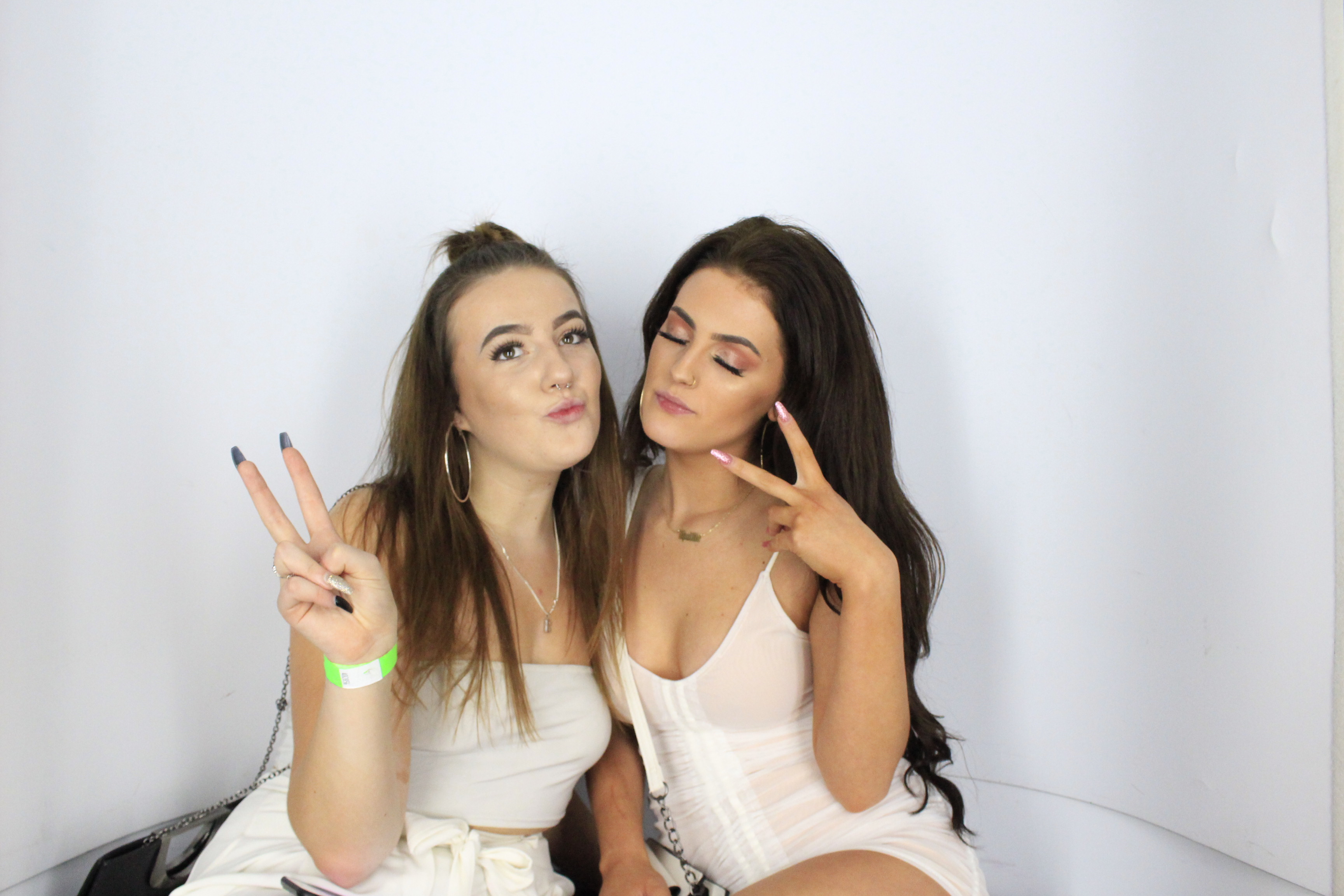 Issy & Alice's 18th Birthday Party | View more photos from the event at gallery.myphotoboothexperience.co.uk/u/MyPhotoBoothExperienceLtd/Issy-Alices-18th-Birthday-Party